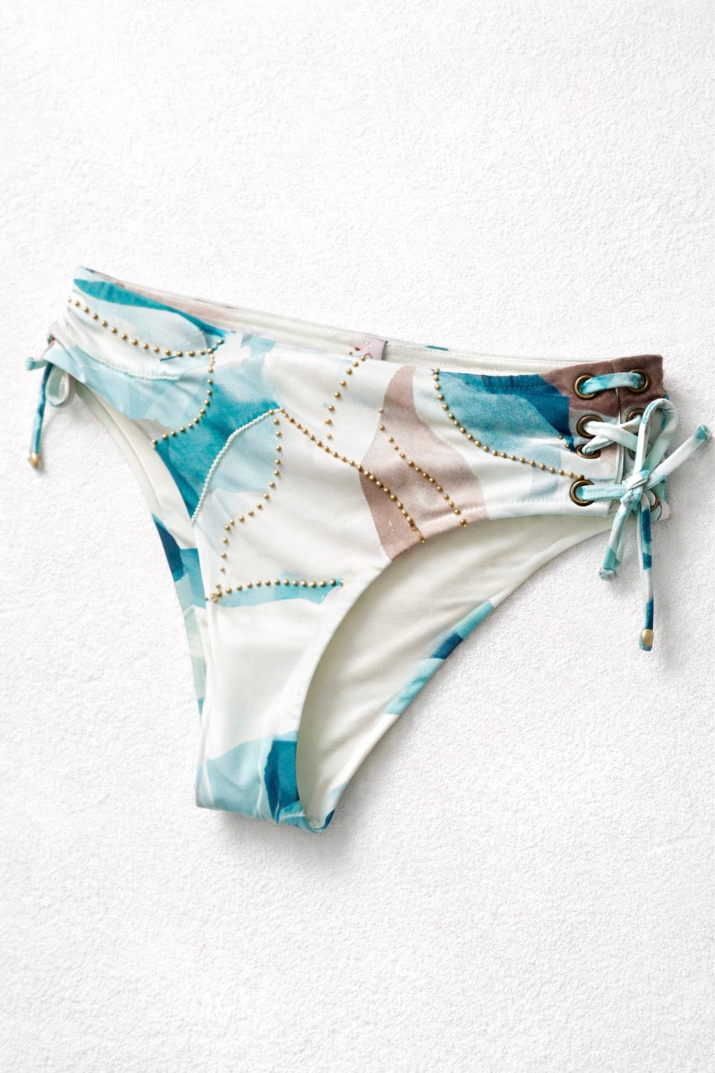 Hipster Bikini Hose mit seitlicher Schnürung 